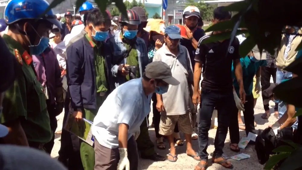 Qua đường ray không rào chắn, 2 phụ nữ bị tàu lửa tông chết ảnh 1