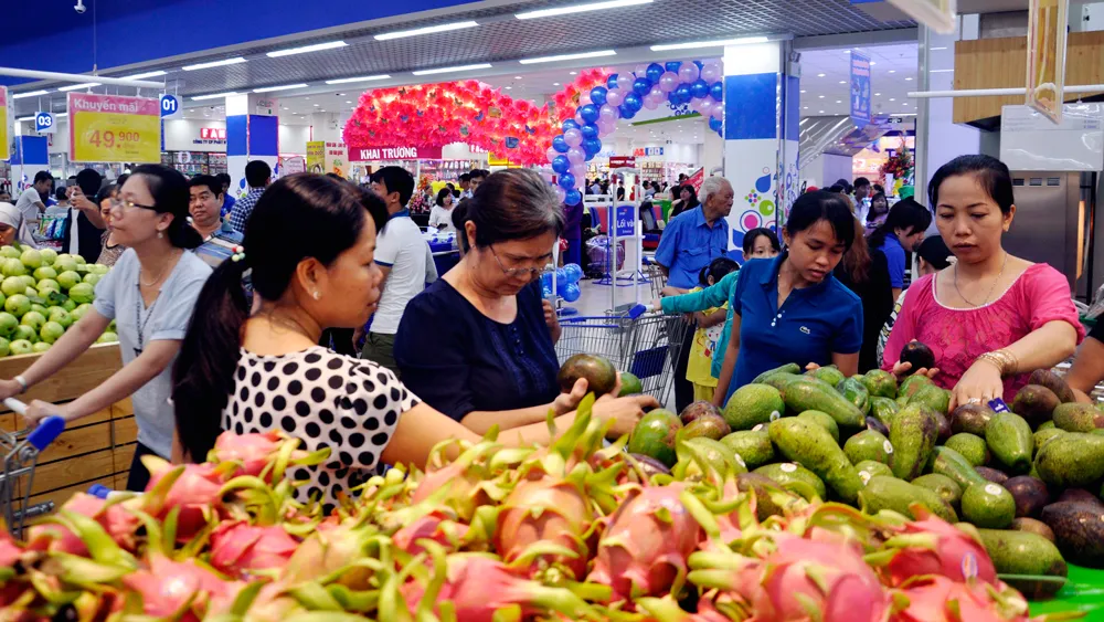 Co.opmart Chư Sê vẫn tấp nập khách sau khai trương  ảnh 1