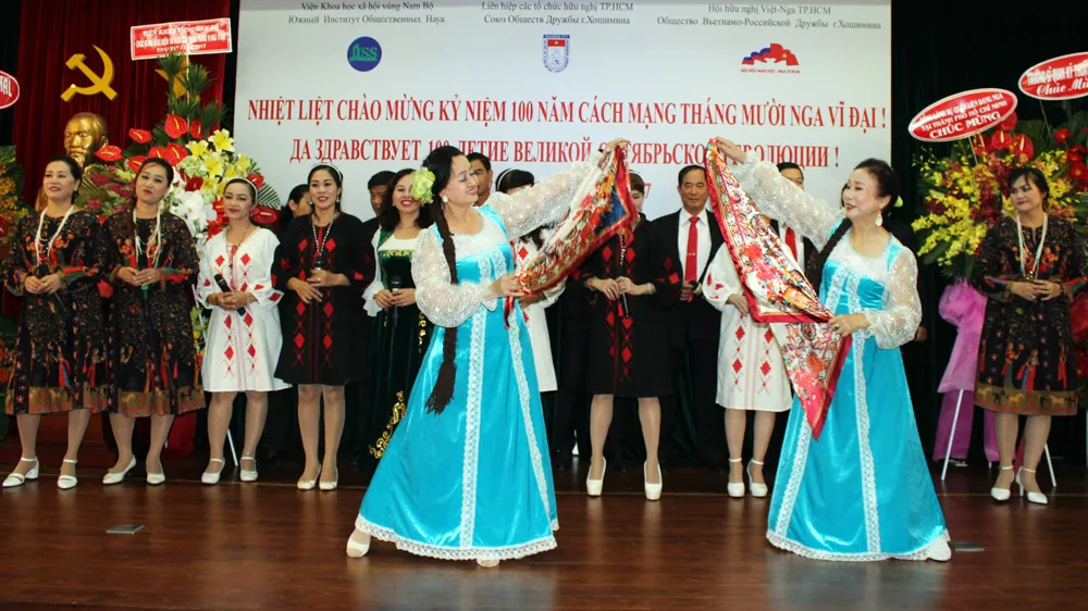 Bài ca Tháng Mười Nga - Mãi mãi một niềm tin ảnh 1