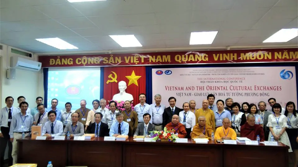 Đại biểu tham dự chụp ảnh lưu niệm tại Hội thảo