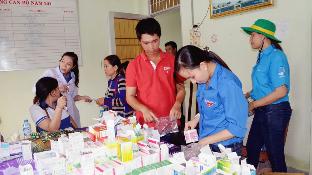 Hoạt động an sinh xã hội chào mừng Tháng Dầu khí Việt Nam ảnh 6