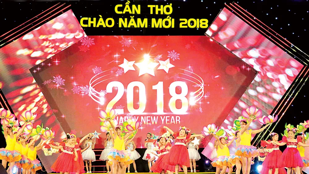Tưng bừng lễ hội ánh sáng và âm nhạc đón chào năm mới 2018 ảnh 3