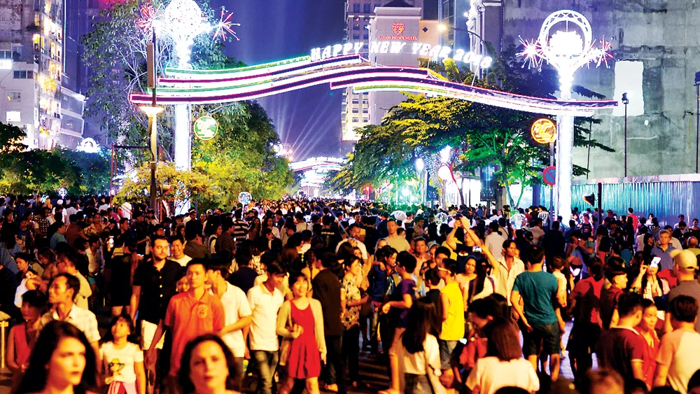 Tưng bừng lễ hội ánh sáng và âm nhạc đón chào năm mới 2018 ảnh 1