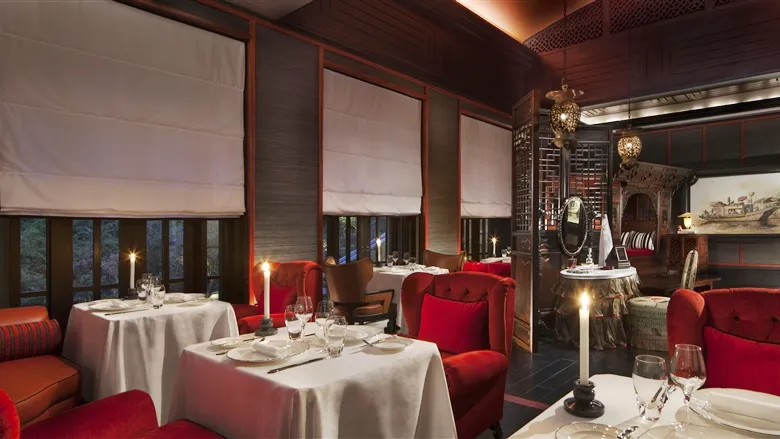 Ca sĩ Leona Lewis cùng bạn trai đón năm mới tại InterContinental Danang Sun Peninsula Resort ảnh 4