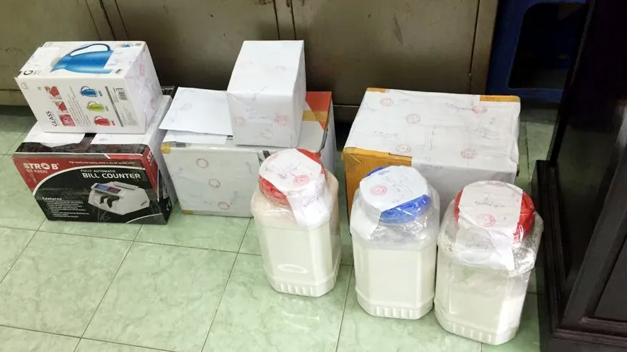 Bắt một phụ nữ chuyên mua ma túy về trộn bột bán cho con nghiện ảnh 2