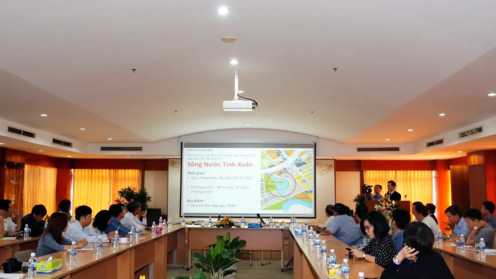 Hội hoa xuân Phú Mỹ Hưng năm 2018 - Sông nước tình xuân ảnh 1