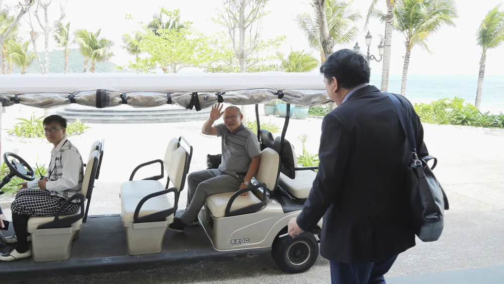 Ông Park Hang Seo ấn tượng với khu nghỉ dưỡng JW Marriott Phu Quoc Emerald Bay của Sun Group ảnh 4