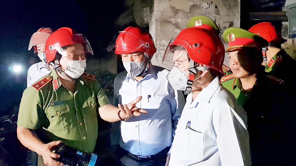 Sau vụ cháy chung cư Carina Plaza: Chưa hết lo ảnh 1