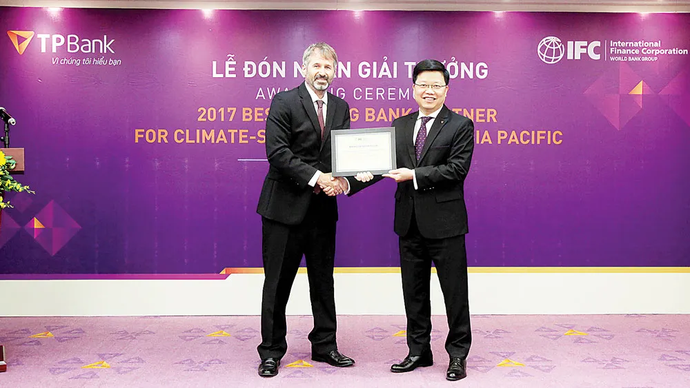 IFC trao giải Ngân hàng phát hành LC tốt nhất 2017 cho TPBank