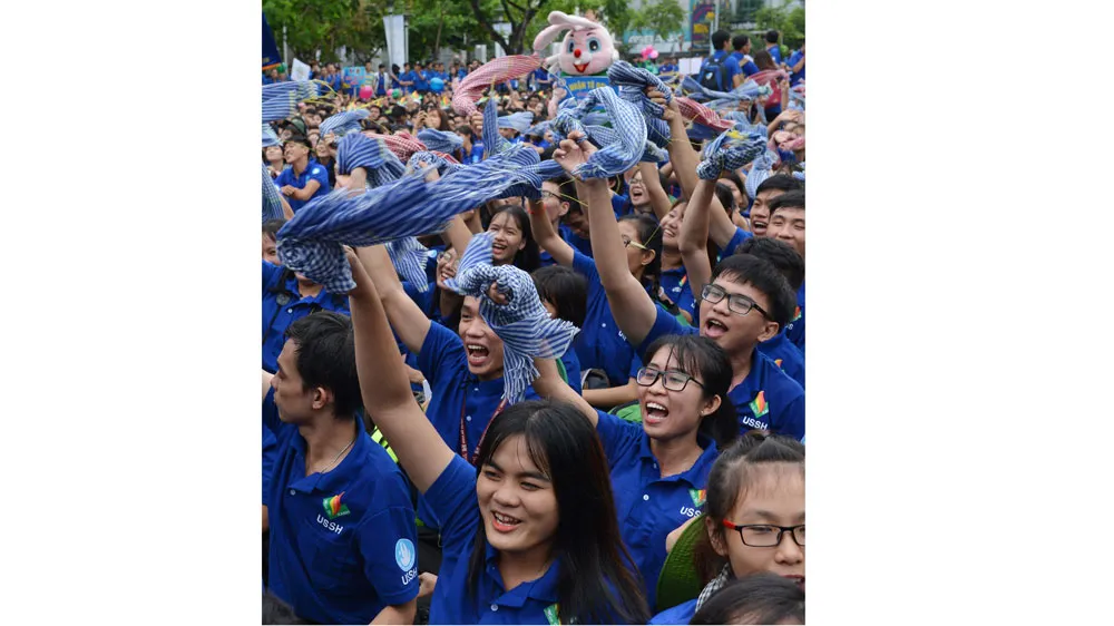 Cần làm tốt hơn nữa công tác vận động, tuyên truyền và nêu gương, nhất là trong giới trẻ. Ảnh: VIỆT DŨNG