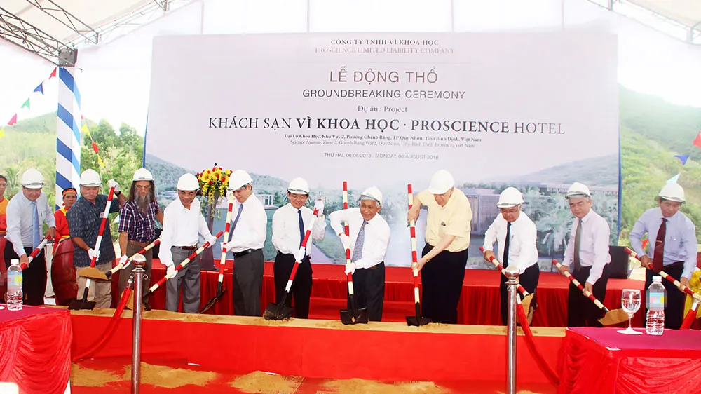 Từ Moriond đến thung lũng Quy Hòa ảnh 1