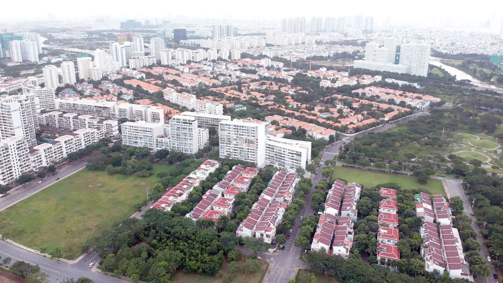 Hồ sơ nhà đất giải quyết nhanh giúp thành phố phát triển nhanh, bền vững siêu đô thị thông minh, hiện đại. Ảnh: CAO THĂNG