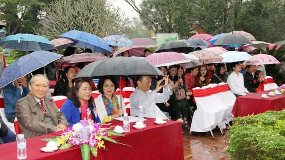 Người dân tham dự lễ phát động. Ảnh: baohatinh.vn