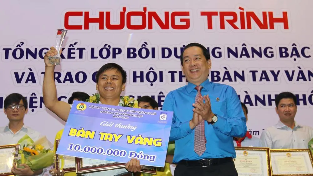 Trao danh hiệu “Bàn tay vàng” ngành điện công nghiệp TPHCM