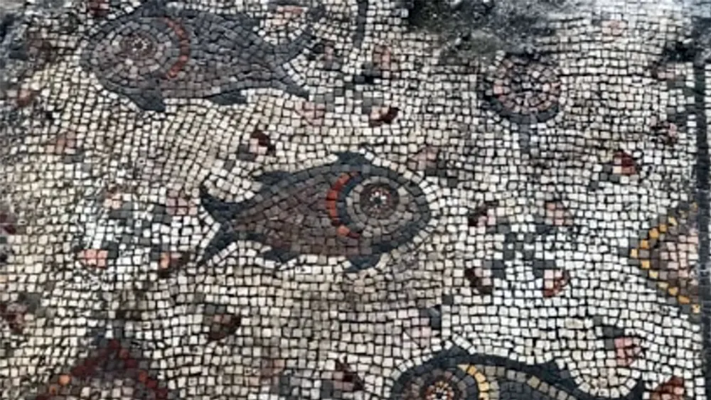 Tranh khảm 1.500 tuổi