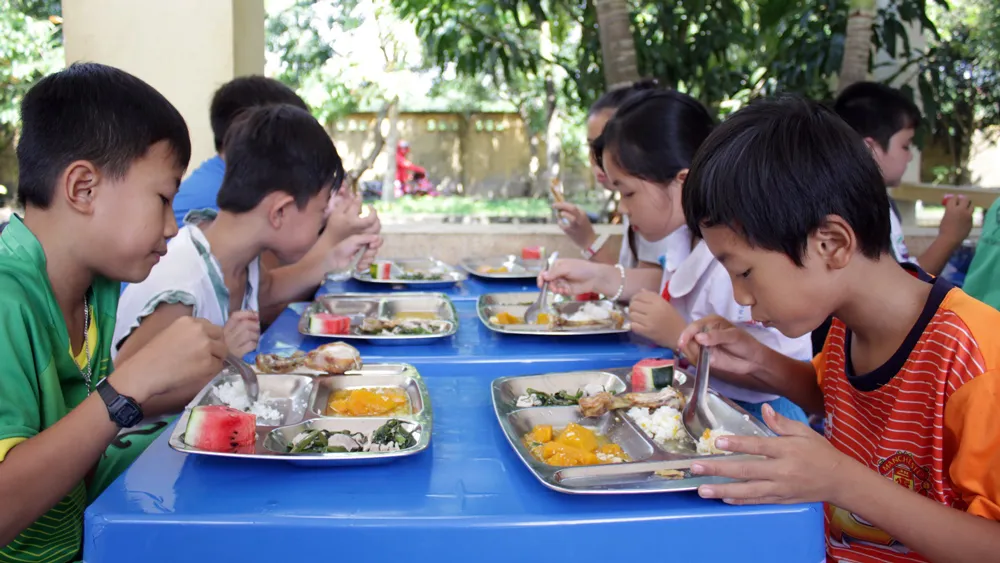 Bữa ăn học đường hợp lý giúp trẻ phát huy tối đa tiềm năng về thể chất và trí tuệ