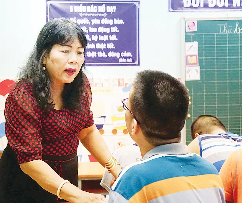 Cống hiến cho sự nghiệp trồng người ảnh 2