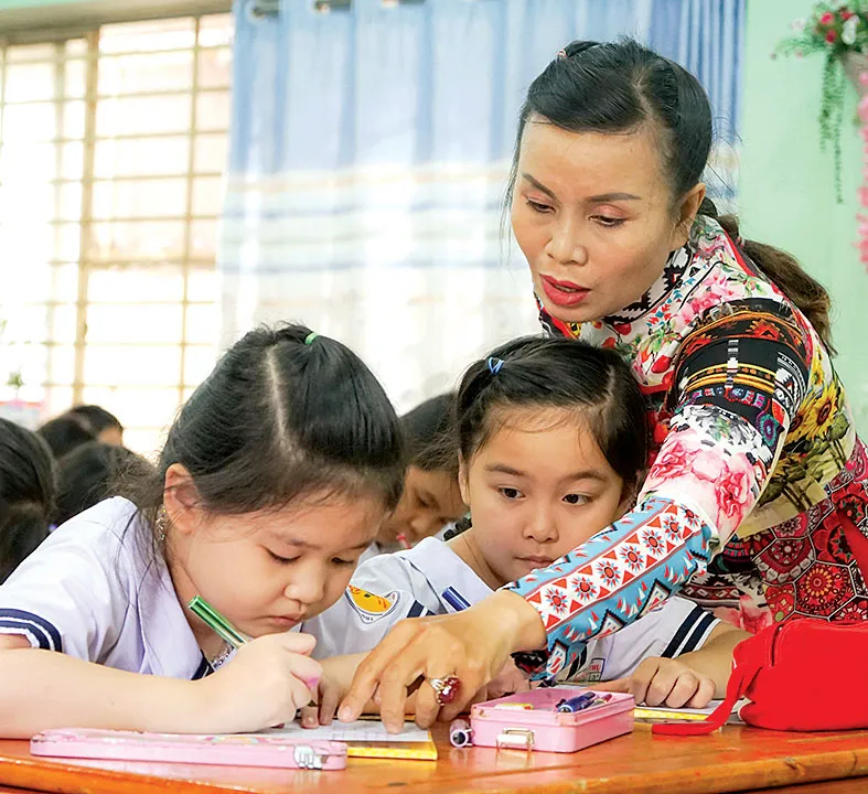 Cống hiến cho sự nghiệp trồng người ảnh 6