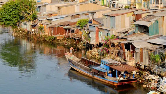 Nhà ven kênh rạch tại TPHCM