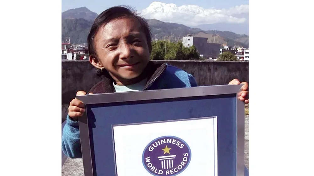 Người đàn ông thấp nhất thế giới qua đời