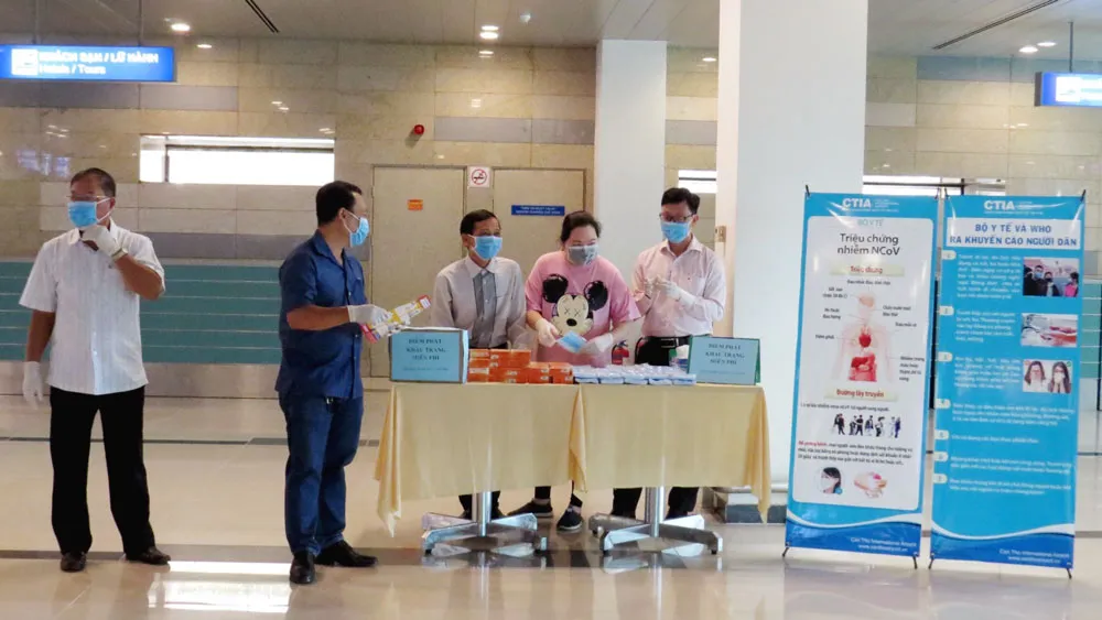 Bố trí chỗ đậu riêng biệt cho máy bay đến từ các nước có dịch Covid-19 ảnh 1