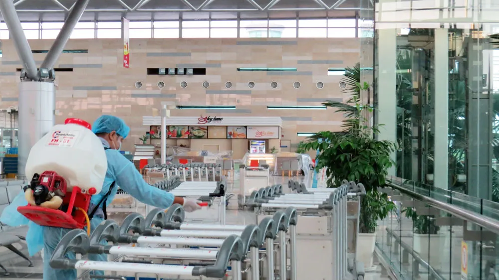 Bố trí chỗ đậu riêng biệt cho máy bay đến từ các nước có dịch Covid-19 ảnh 2