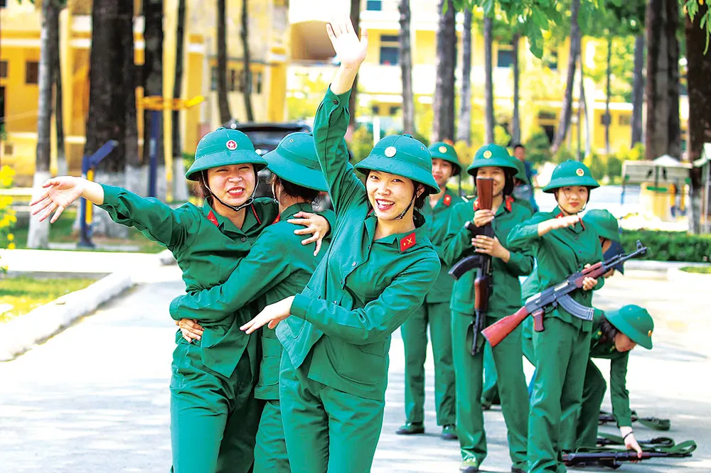 Một ngày của nữ tân binh ảnh 6