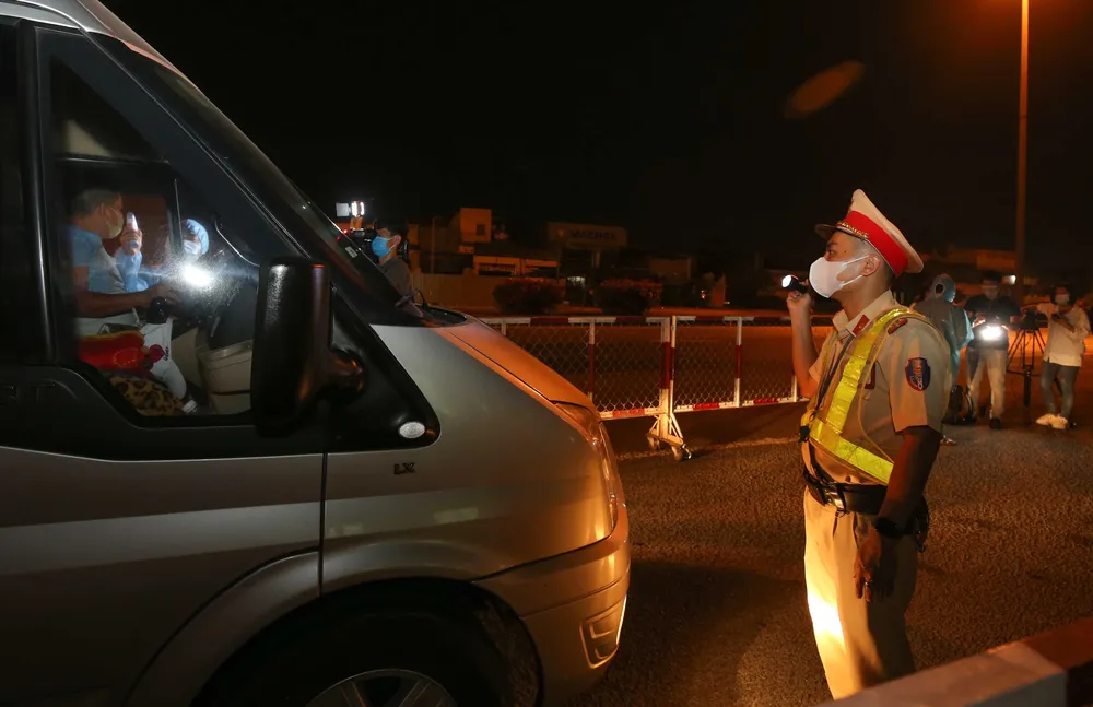 Lúc O giờ ở cửa ngõ ảnh 1