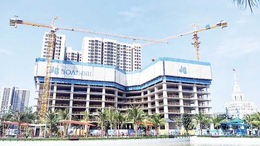 Hòa Bình đóng nắp hầm Tòa nhà văn phòng Vinfast