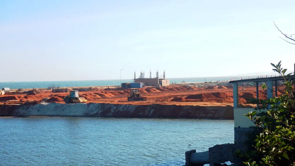 Dự án Hamubay Phan Thiết, do Công ty TNHH Đầu tư Xây dựng Trường Phúc Hải làm chủ đầu tư, đến nay vẫn chưa hoàn thành các thủ tực đầu tư cần thiết nhưng đã rao bán, chuyển nhượng bằng các hình thức đặt cọc, giữ chỗ