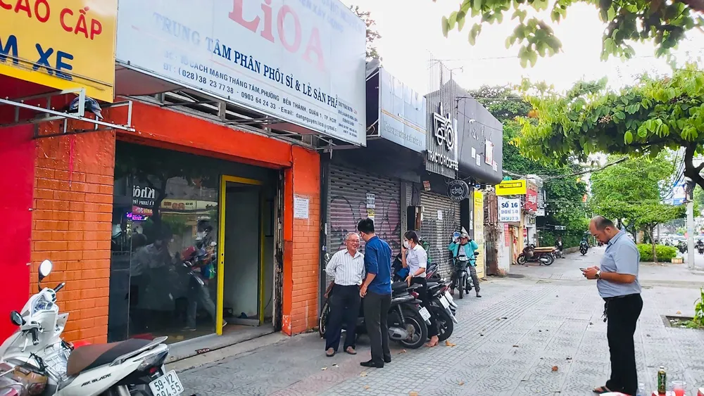 Lấy ý kiến người dân bị ảnh hưởng trong dự án tuyến metro Bến Thành - Tham Lương. Ảnh: QUỐC HÙNG