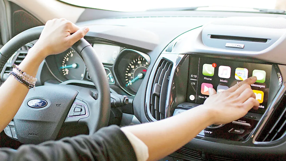 Hệ thống SYNC có thể hiểu được các khẩu lệnh bằng cách nào?