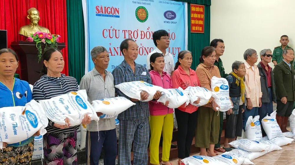 “Có gạo và tiền mua thức ăn rồi các con ơi!” ảnh 3