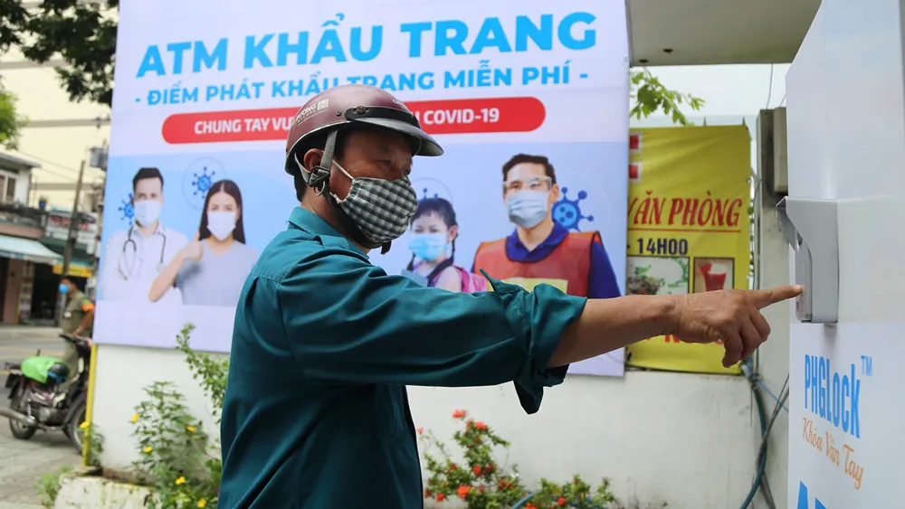 Cây ATM gạo, khẩu trang - một hoạt động đổi mới sáng tạo tại TPHCM