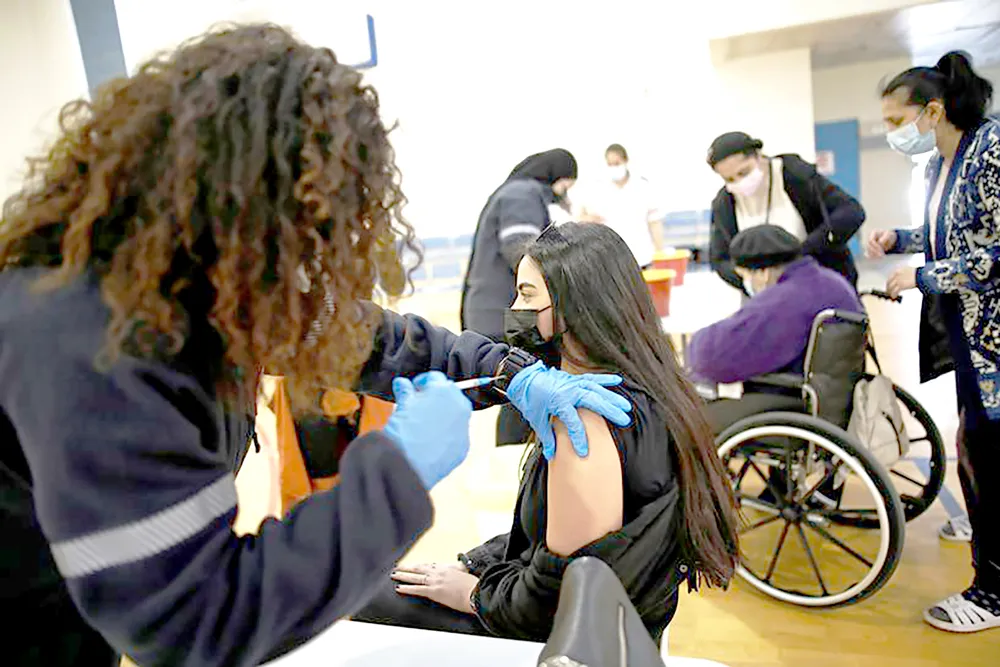 Israel thành công với chiến dịch tiêm vaccine Covid-19 nhanh nhất thế giới. Ảnh: Reuters