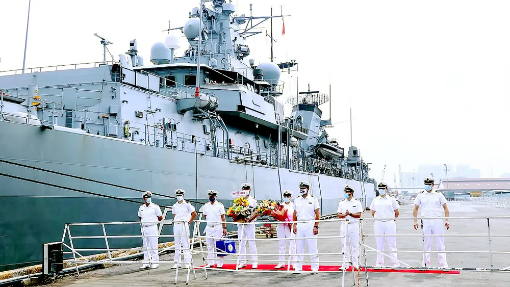 Chiến hạm Đức đến TPHCM