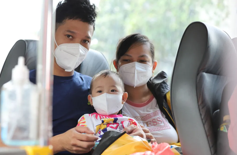 Tết này về hay ở? - Gập ghềnh đường về quê ảnh 2