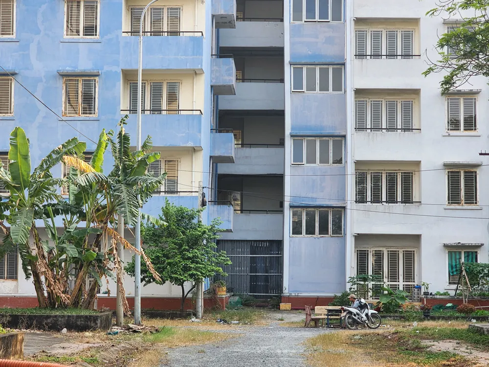 Cụm chung cư TĐC Vĩnh Lộc B huyện Bình Chánh, TPHCM bị bỏ hoang, lãng phí hàng trăm tỷ đồng Cụm chung cư TĐC Vĩnh Lộc B huyện Bình Chánh, TPHCM bị bỏ hoang, lãng phí hàng trăm tỷ đồng