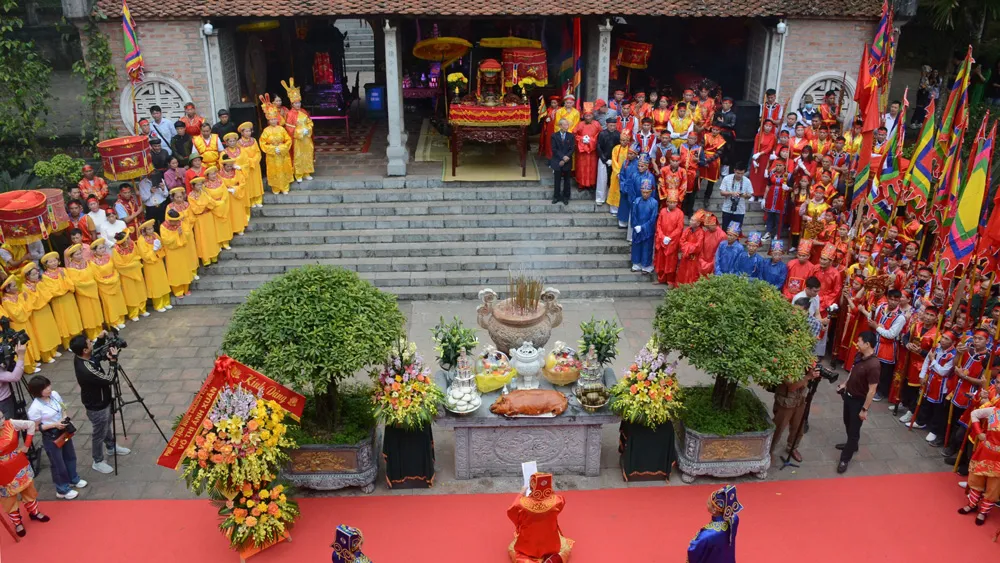 Thực hiện nghi thức tế lễ tại Lễ hội Đền Bà Triệu