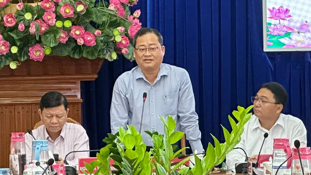 Bí thư Quận ủy quận 11 Trương Quốc Lâm phát biểu tại hội nghị