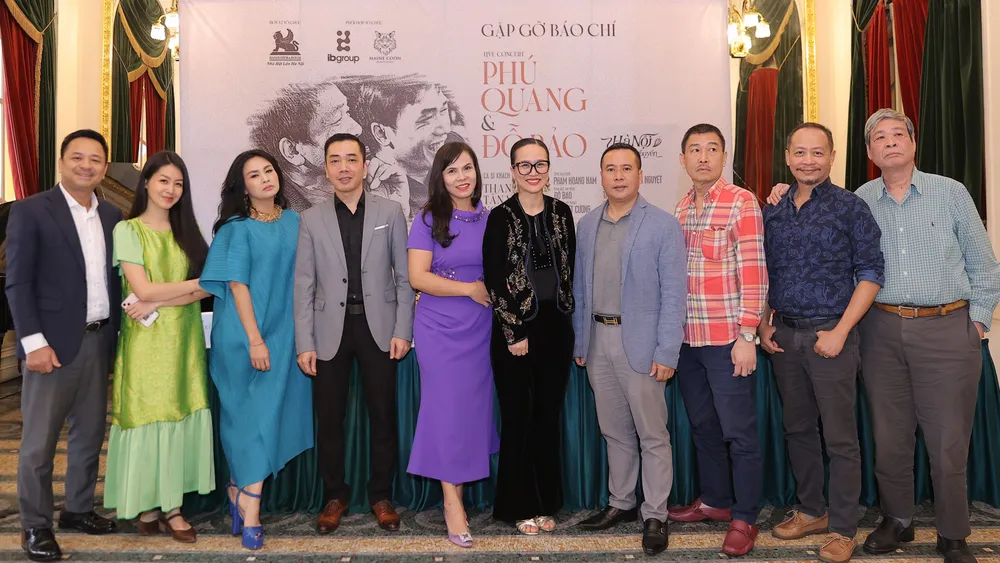 Ê-kip thực hiện đêm nhạc Phú Quang - Đỗ Bảo. Ảnh: NGUYỄN HÒA