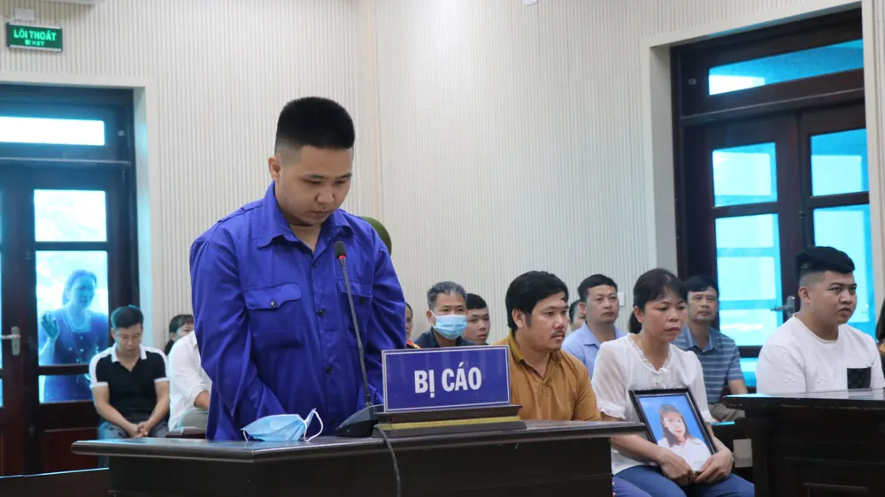 Bị cáo Hoàng tại phiên tòa Bị cáo Hoàng tại phiên tòa