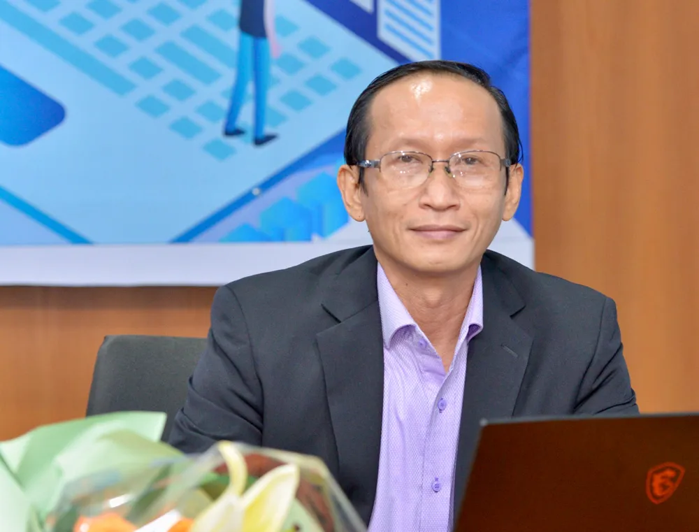 PGS-TS Đỗ Hồng Tuấn - Trưởng khoa Điện - Điện tử, Trường Đại học Bách khoa (Đại học Quốc gia TPHCM) tại buổi giao lưu. Ảnh: CAO THĂNG PGS-TS Đỗ Hồng Tuấn - Trưởng khoa Điện - Điện tử, Trường Đại học Bách khoa (Đại học Quốc gia TPHCM) tại buổi giao lưu. Ảnh: CAO THĂNG