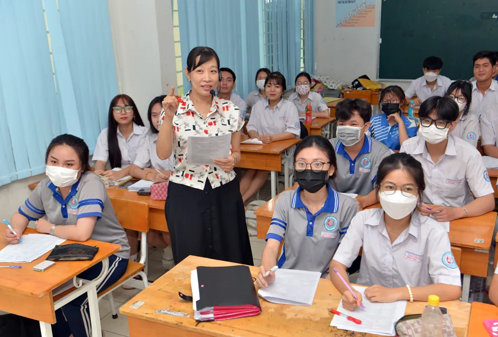 Học sinh lớp 12 tại TPHCM chuẩn bị cho kỳ thi tốt nghiệp THPT sắp diễn ra. Ảnh CAO THĂNG