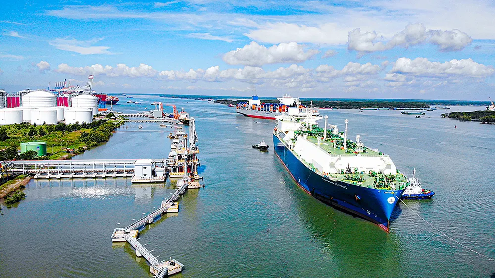Tàu Maran Gas Achilles cập bến kho cảng LNG Thị Vải