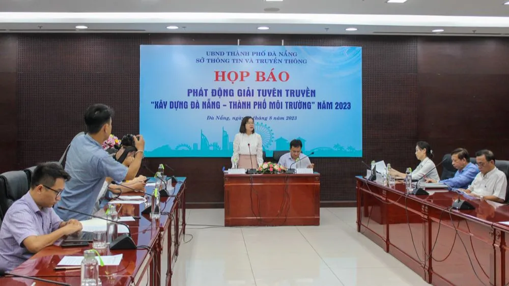 Quang cảnh buổi họp báo