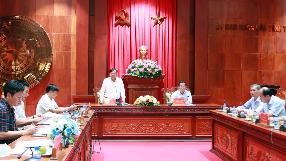 Quang cảnh buổi làm việc