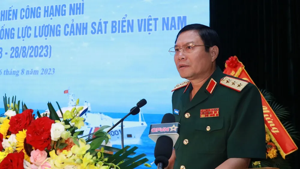 Thượng tướng Nguyễn Tân Cương phát biểu tại buổi lễ. Ảnh: ĐỨC HẠNH