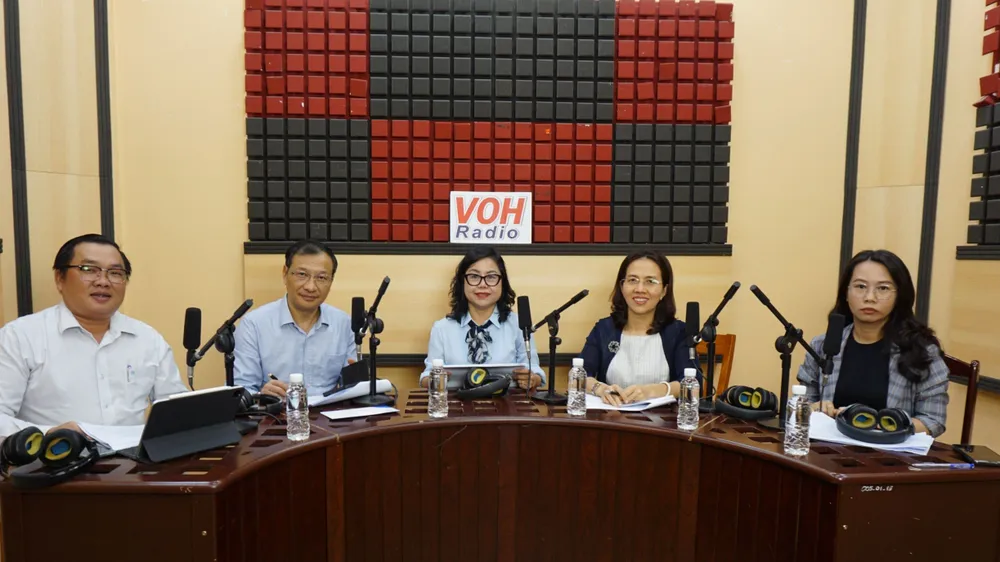 Các khách mời tham gia chương trình Các khách mời tham gia chương trình