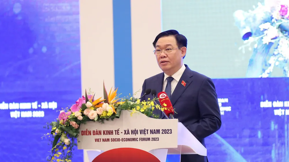 Chủ tịch Quốc hội Vương Đình Huệ phát biểu khai mạc Diễn đàn. Ảnh: QUANG PHÚC